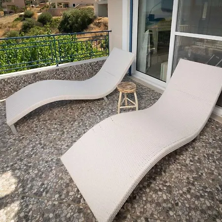 Seaview Flat Steps To The